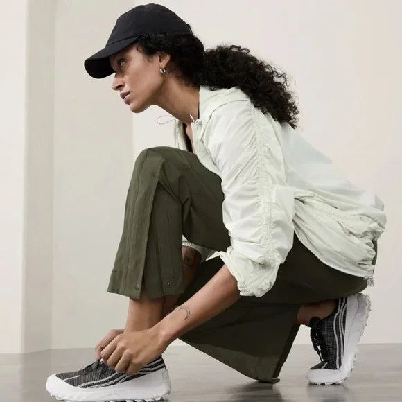 Athleta Trekkie High Rise Parachute Wide Leg Travel Pants 12 #533487 Aspen Olive - Picture 2 of 9